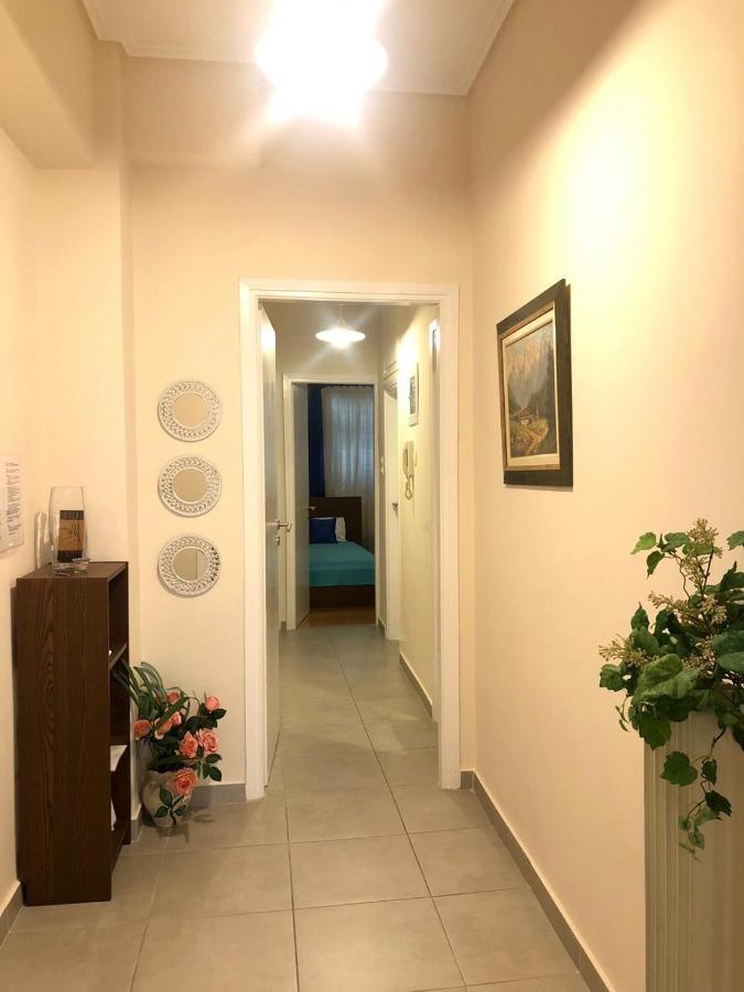 Comfortable Apt , 5 Min Walk To Acropolis Athena Bagian luar foto